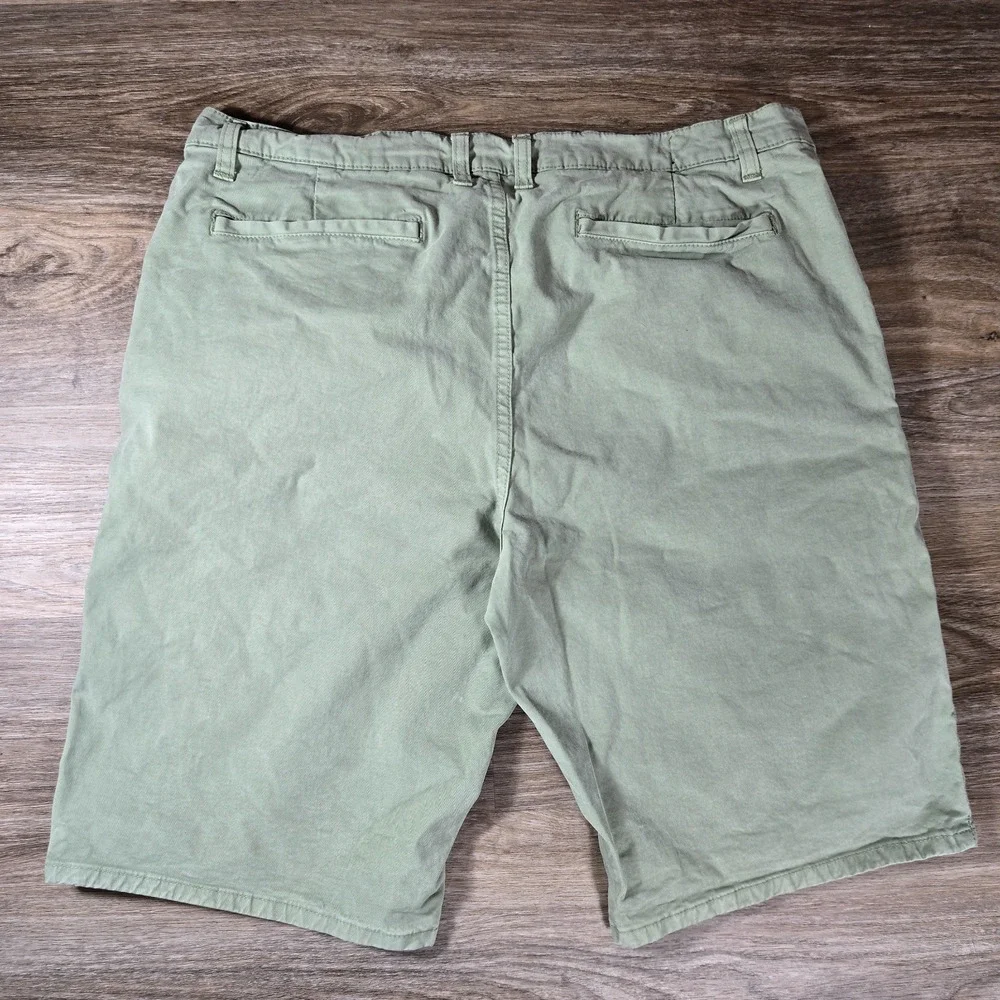 Oakley Chino Shorts Mens 36 Green Custom Fit Made Italy Flat Front Casual Golf